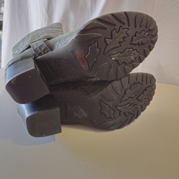 Born Black Textured Heeled Boots size 7.5 - Picture 13 of 16